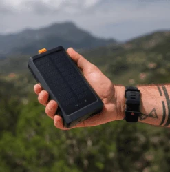 Go2 Power Bank Solarpanel Und Taschenlampe 10.000 MAh - 15W -Xtorm Geschäft Xtorm XG2S101 Lifestyle 3